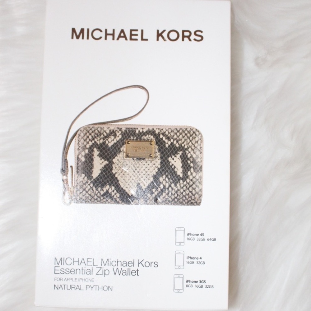 Michael kors snakeskin wristlet wallet - Picture 3 of 11